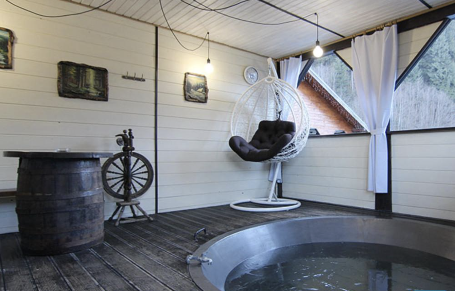 Гуцульські терми. У скільки обійдеться спа-відпочинок в Карпатах восени